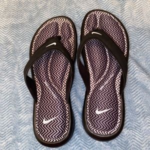 Nike flip flops